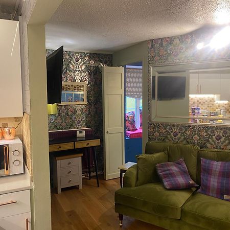 Quiet Lower Floor 2 Bed City Apartment With Private Patio Garden Bath Extérieur photo