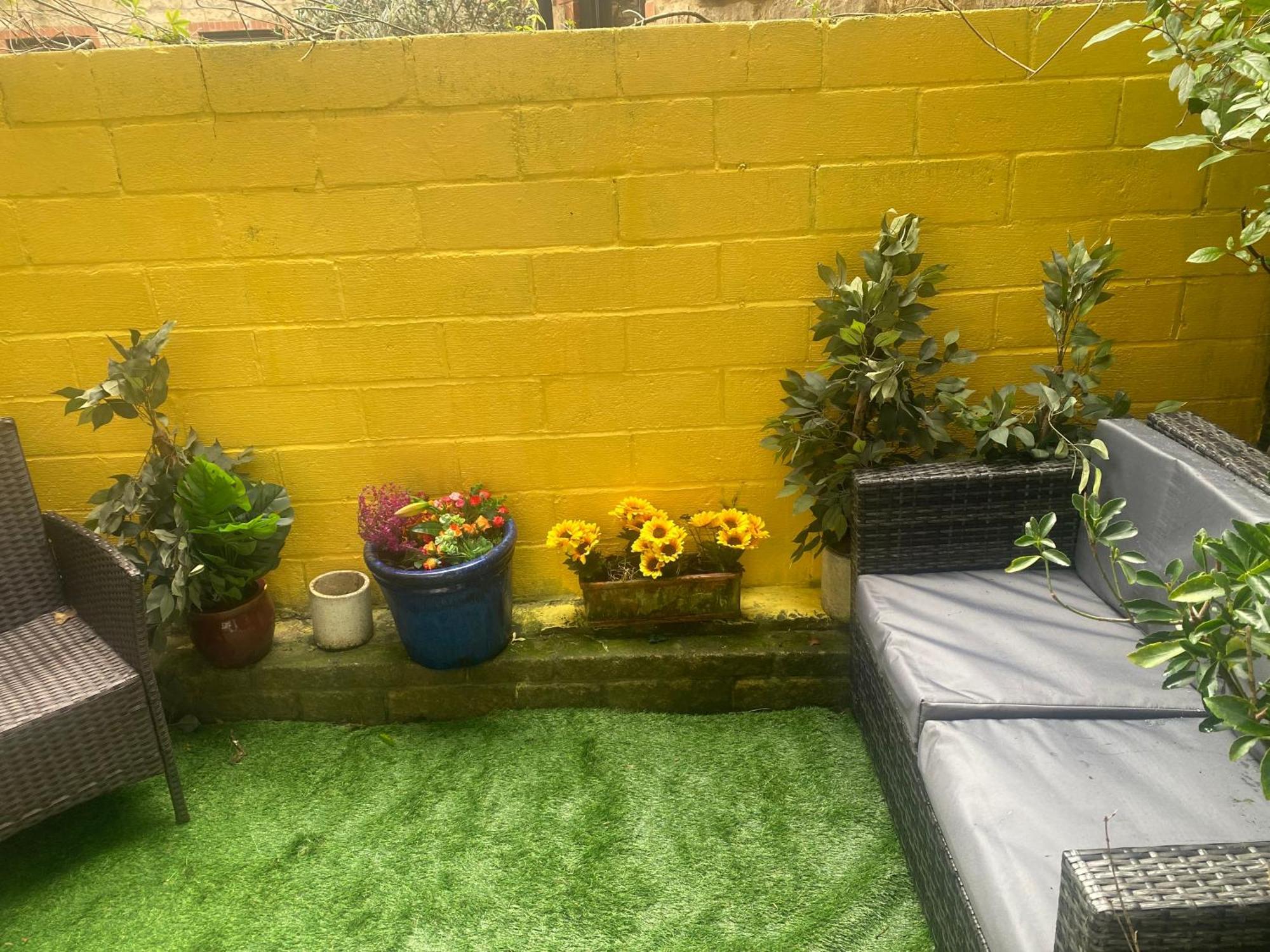 Quiet Lower Floor 2 Bed City Apartment With Private Patio Garden Bath Extérieur photo