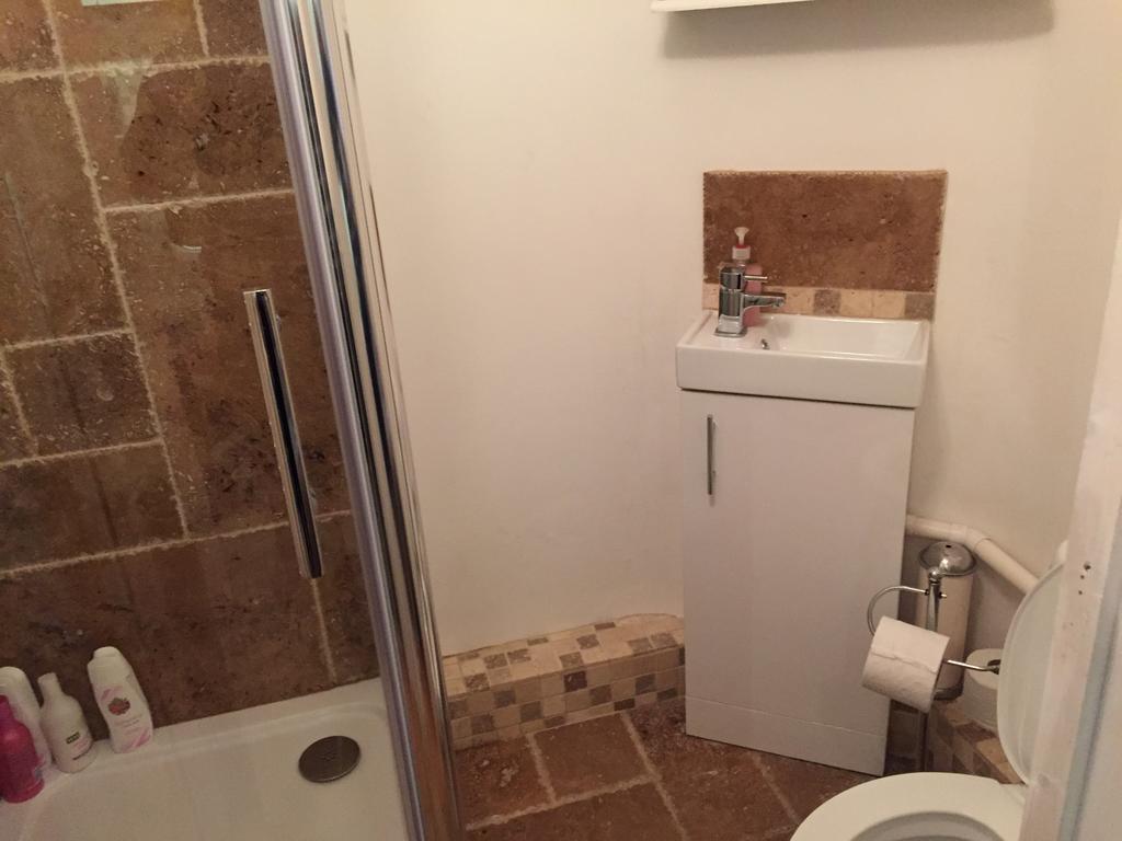 Quiet Lower Floor 2 Bed City Apartment With Private Patio Garden Bath Extérieur photo